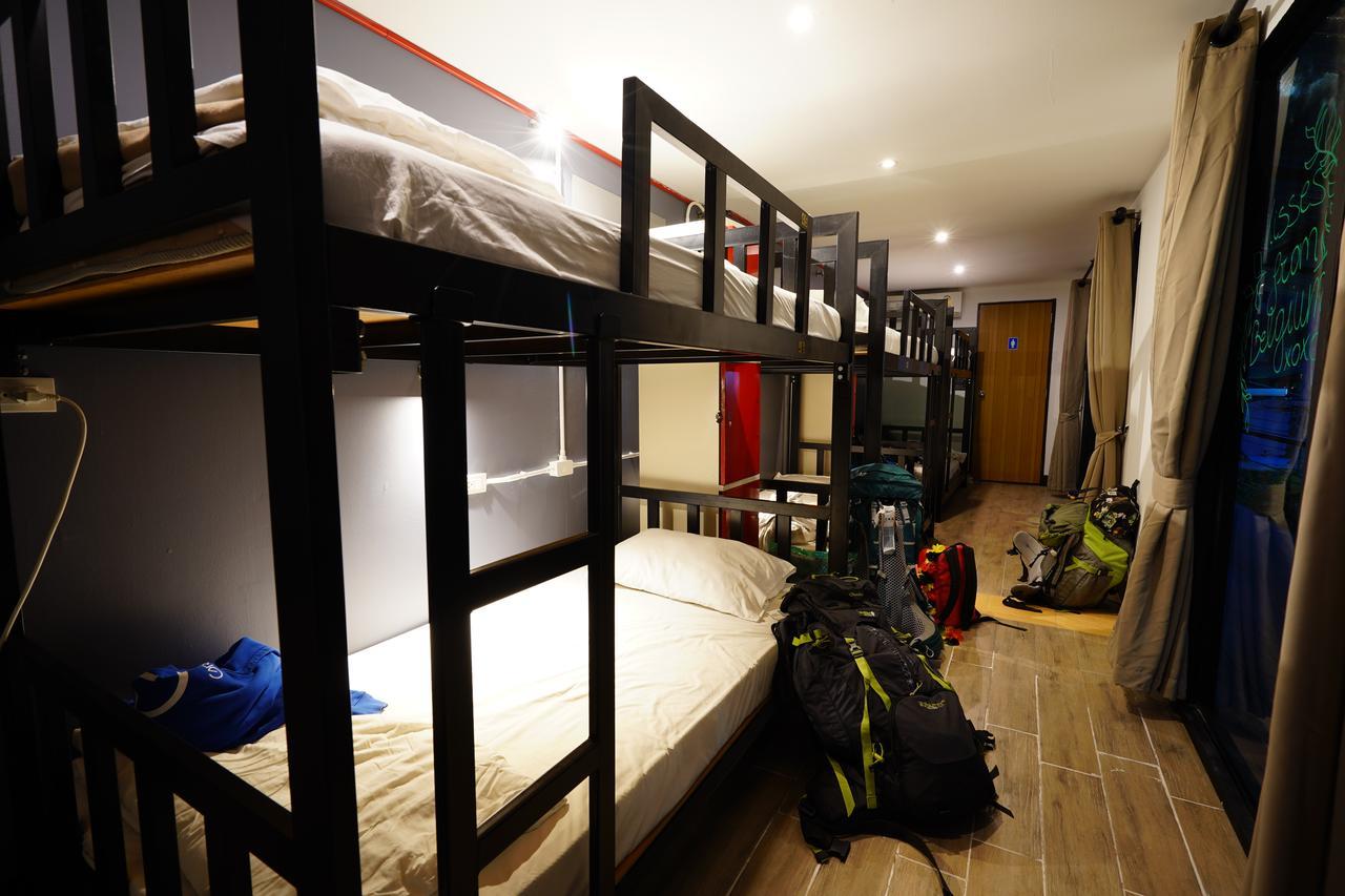 At Box Hostel Τσιάνγκ Μάι Εξωτερικό φωτογραφία