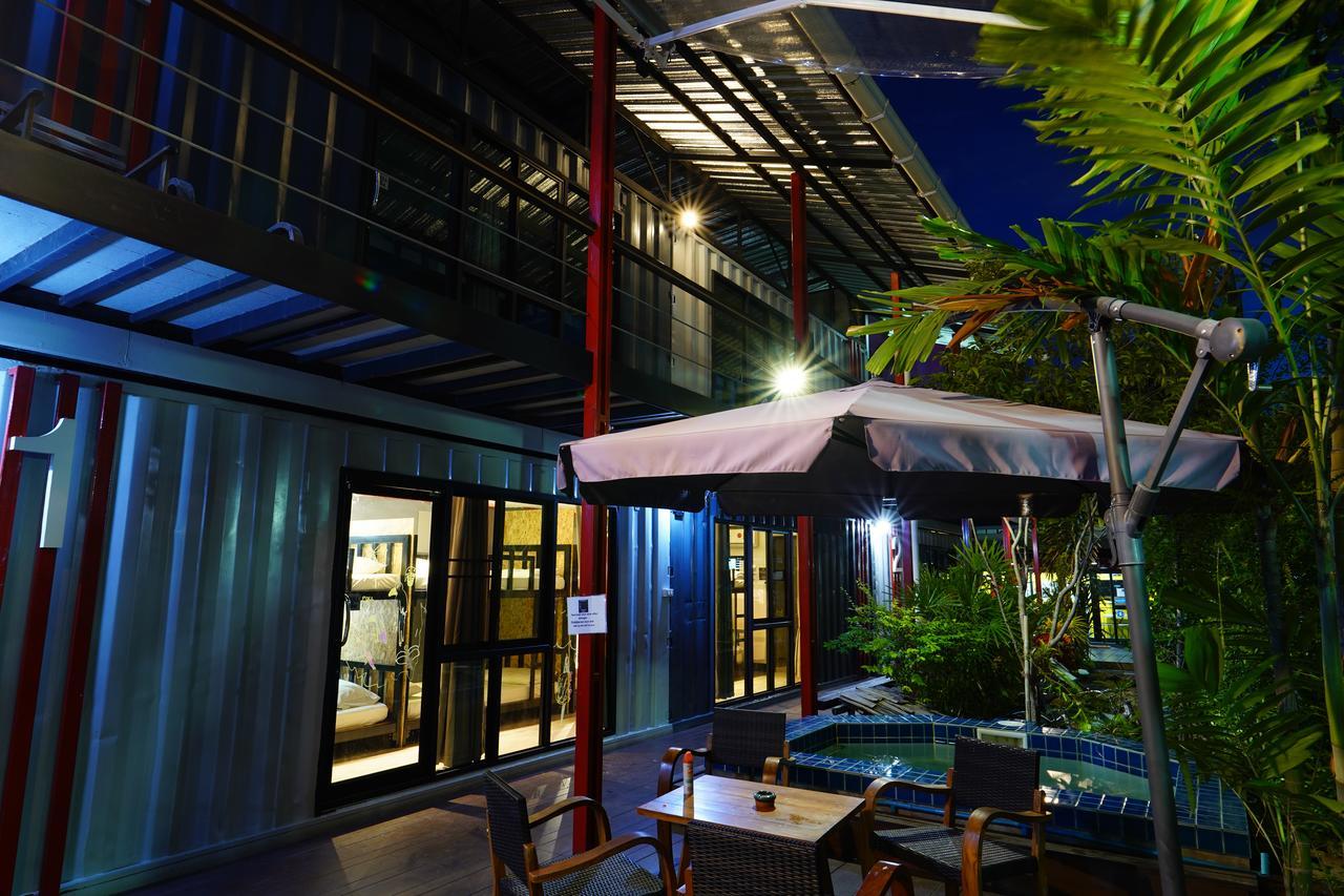 At Box Hostel Τσιάνγκ Μάι Εξωτερικό φωτογραφία