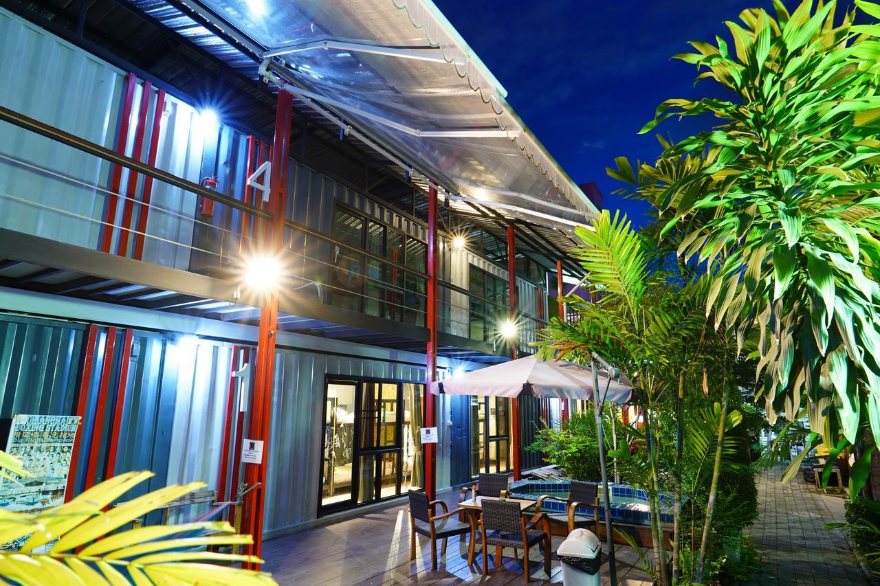 At Box Hostel Τσιάνγκ Μάι Εξωτερικό φωτογραφία