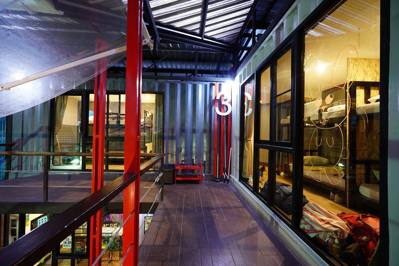 At Box Hostel Τσιάνγκ Μάι Εξωτερικό φωτογραφία