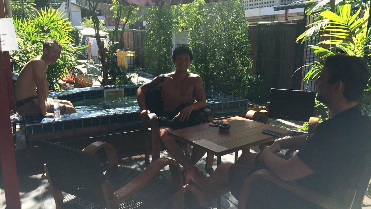 At Box Hostel Τσιάνγκ Μάι Εξωτερικό φωτογραφία